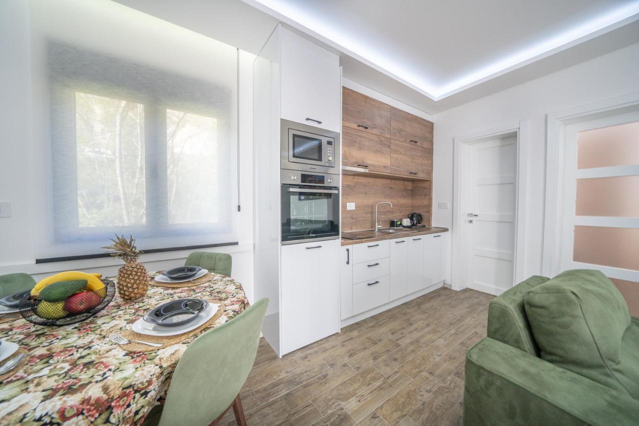 Marea Deluxe Apartments Kotor Bagian luar foto