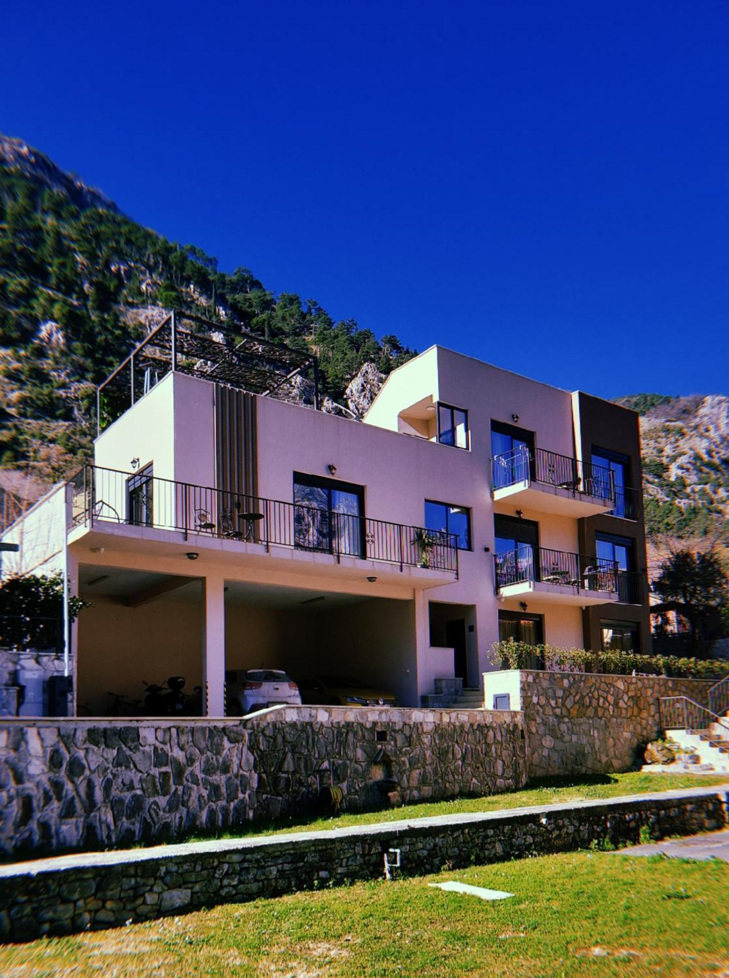 Marea Deluxe Apartments Kotor Bagian luar foto