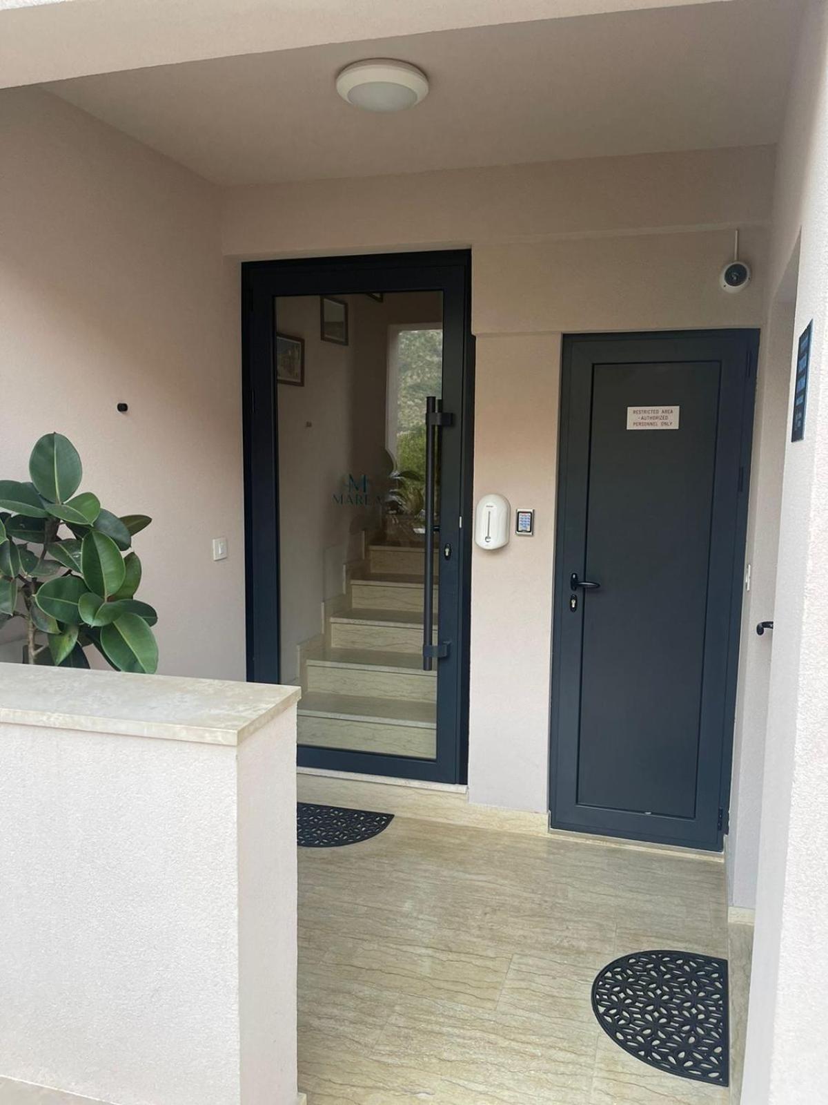 Marea Deluxe Apartments Kotor Bagian luar foto